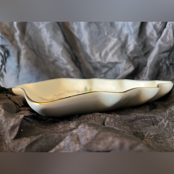 MIkasa Holiday Tree Serving Dish/Candy/Trinkets - Picture 5 of 7